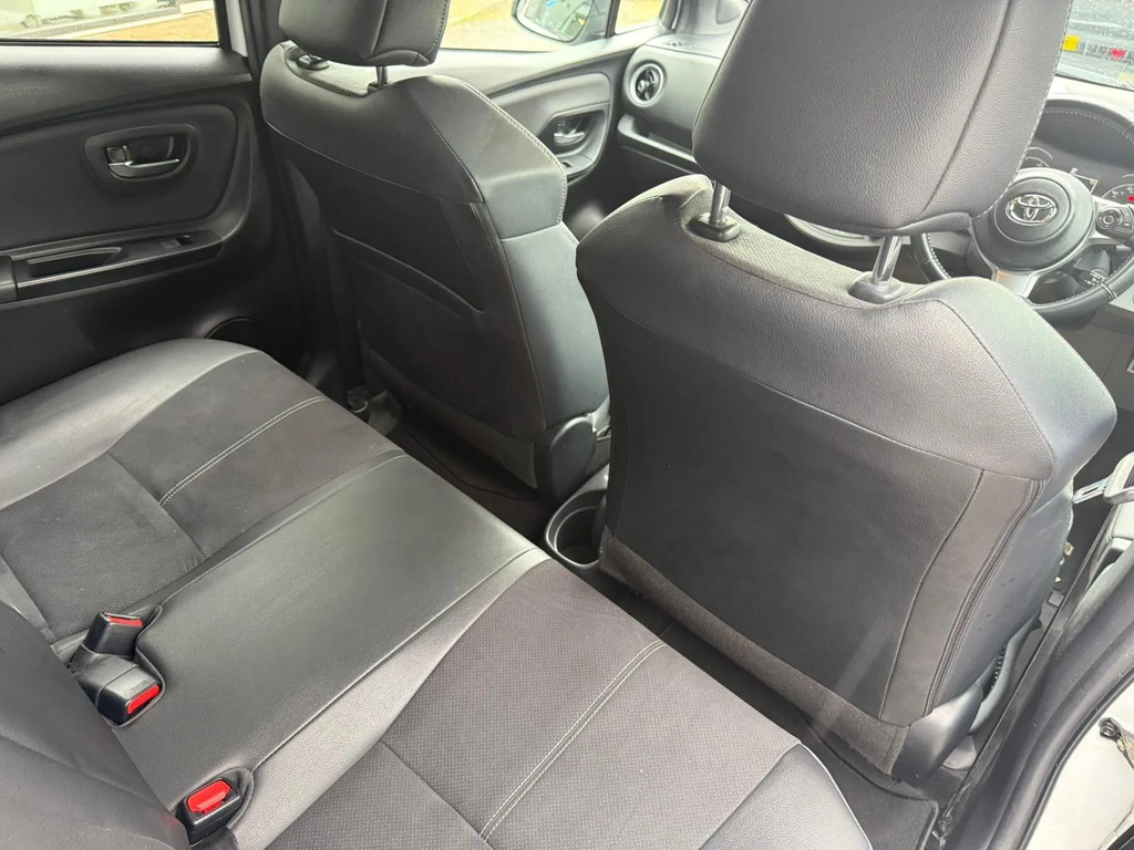 Toyota Yaris 1.5 Hybrid Icon Tech Cvt Red #14