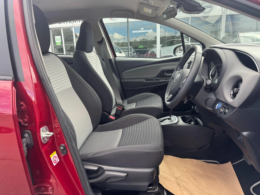 Toyota Yaris 1.5 Vvt-h Icon Hatchback Hybrid E-cvt E Red #10
