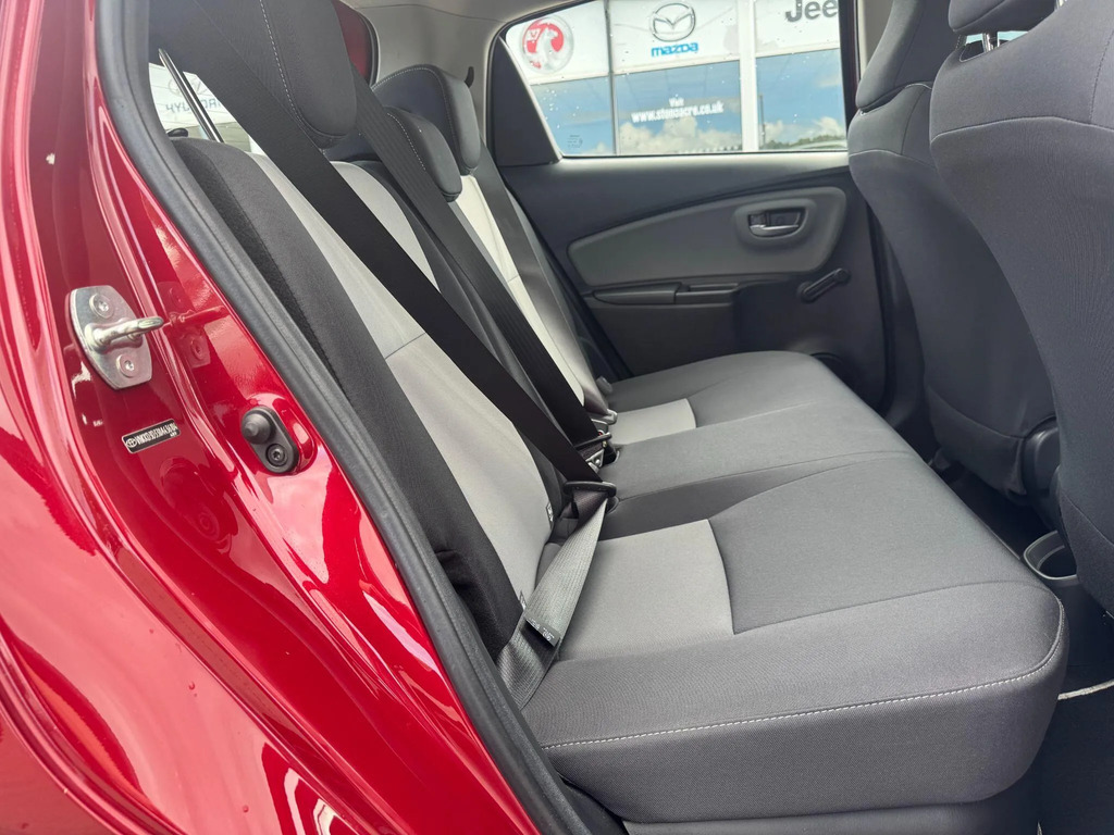 Toyota Yaris 1.5 Vvt-h Icon Hatchback Hybrid E-cvt E Red #11