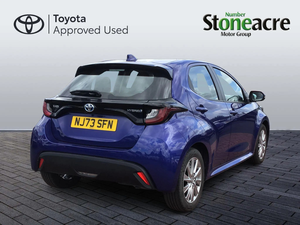 Toyota Yaris 1.5 Hybrid Icon Cvt #2