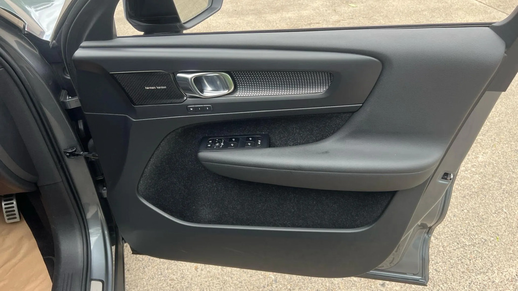 Volvo XC40 D4 Awd R-design Black #26