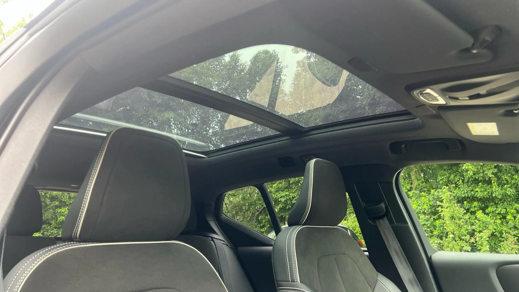Volvo XC40 D4 Awd R-design Black #28
