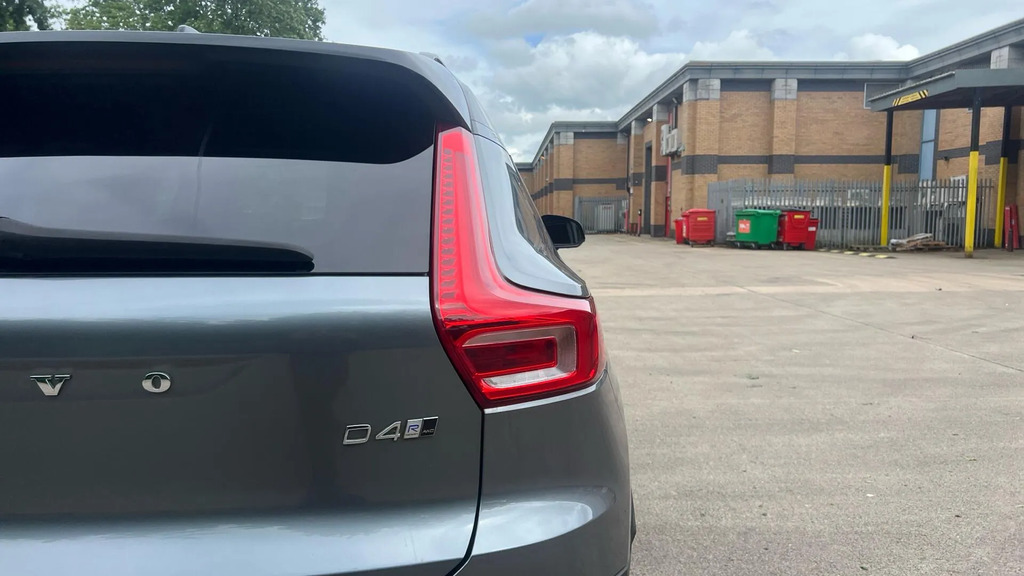 Volvo XC40 D4 Awd R-design Black #38