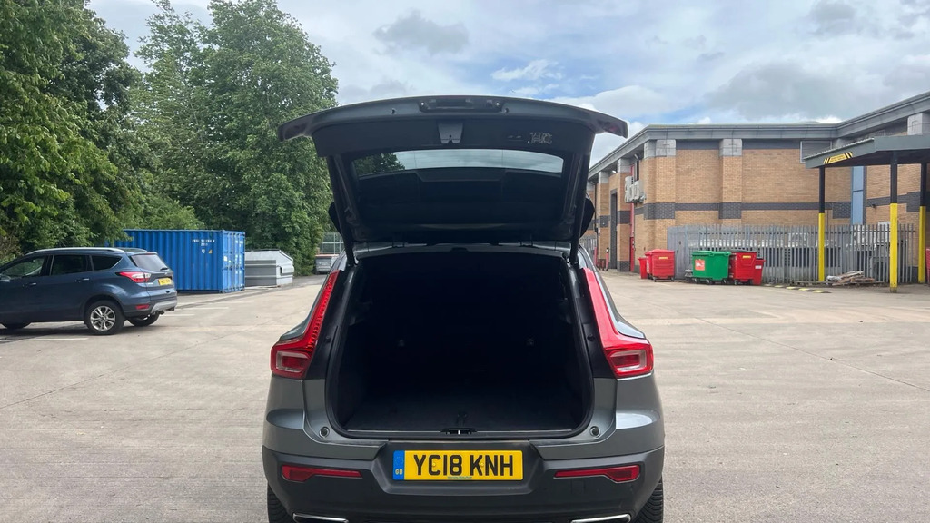 Volvo XC40 D4 Awd R-design Black #13