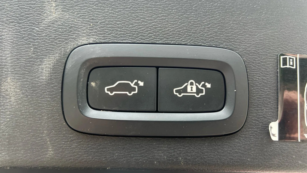 Volvo XC40 D4 Awd R-design Black #32