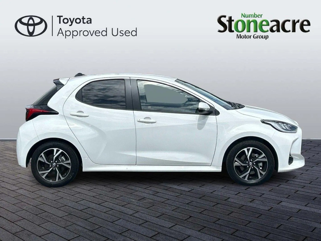 Toyota Yaris 1.5 Hybrid Design Cvt  #2