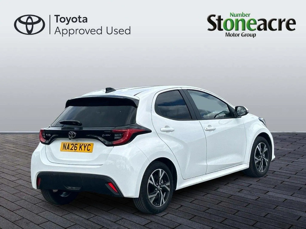 Toyota Yaris 1.5 Hybrid Design Cvt  #3