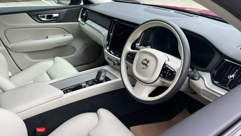 Volvo V60 2.0 B4 Mhev Plus Dct Euro 6 Ss  #4