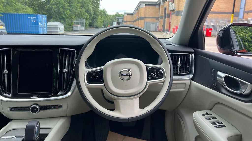 Volvo V60 2.0 T6 350 Phev Plus Dark Awd 2024 Grey #10