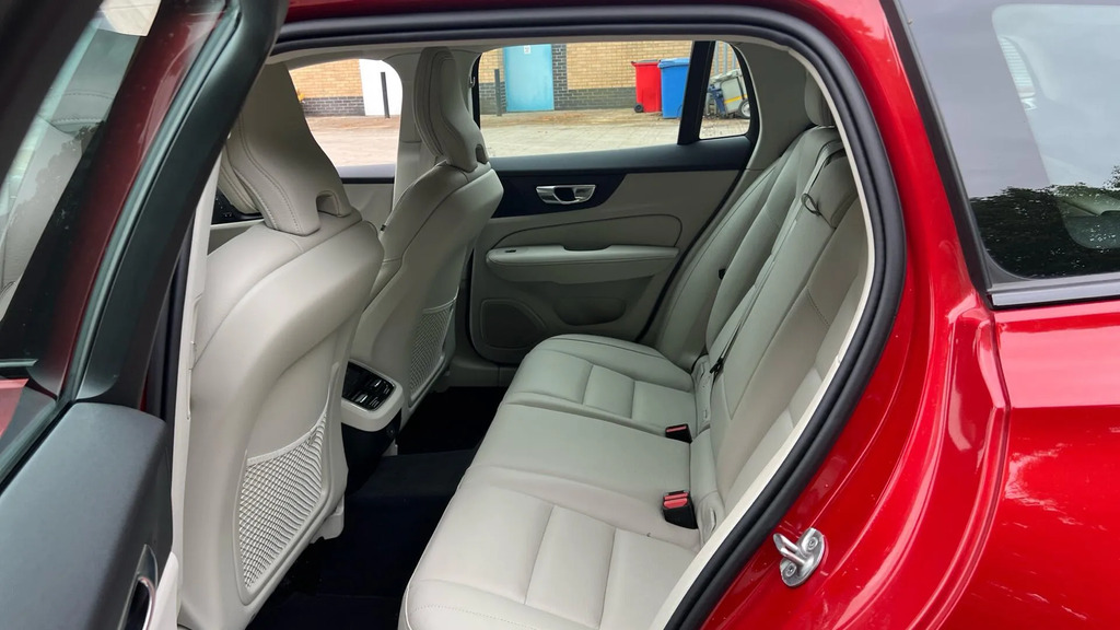 Volvo V60 2.0 T6 350 Phev Plus Dark Awd 2024 Grey #29