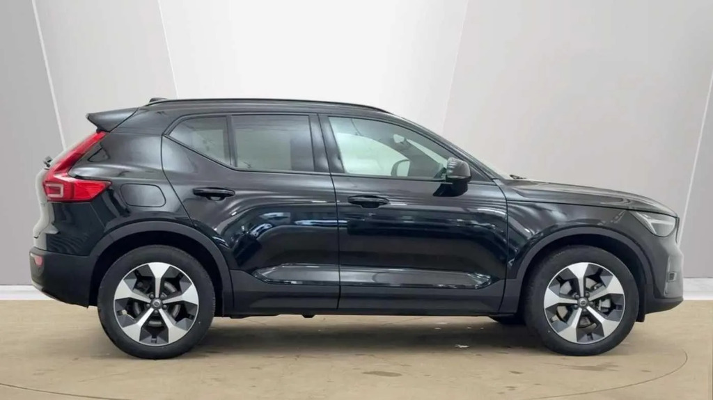 Volvo XC40 2.0 B4p Plus Dark  #2