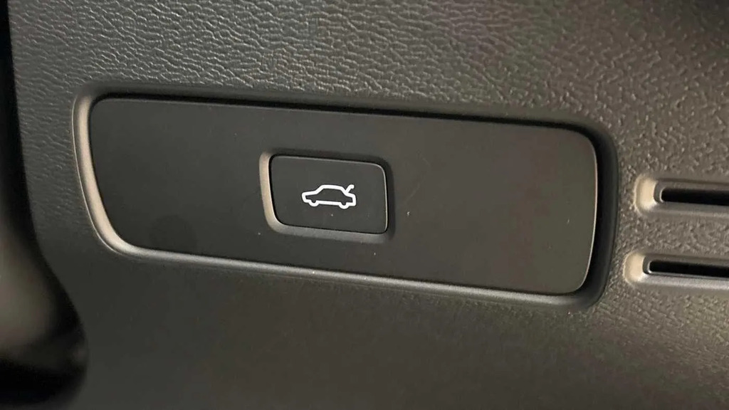 Volvo XC40 2.0 B3p Plus Dark  #28
