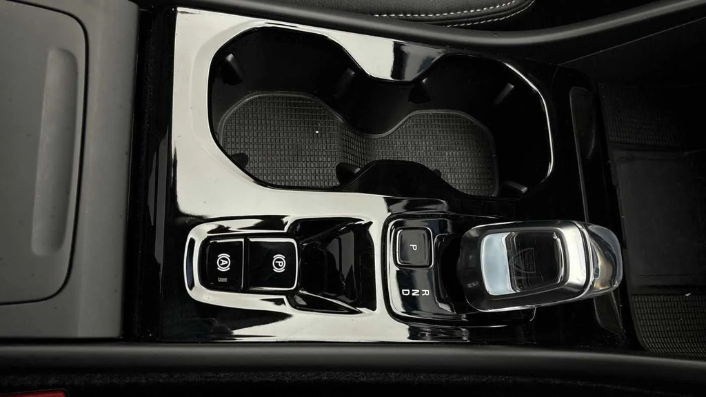 Volvo XC40 2.0 B3p Plus Dark  #30
