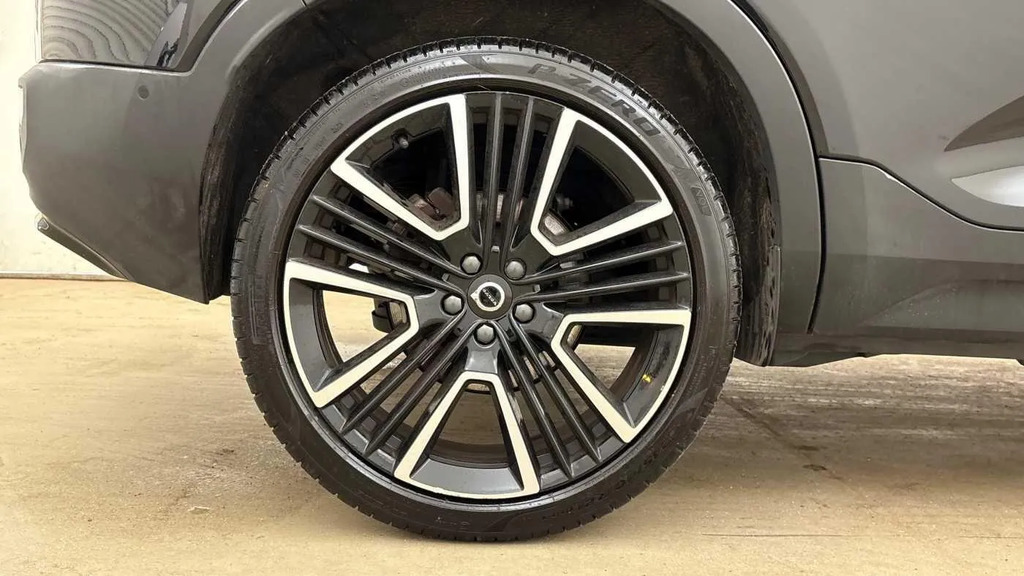 Volvo XC40 2.0 B3p Plus Dark  #18