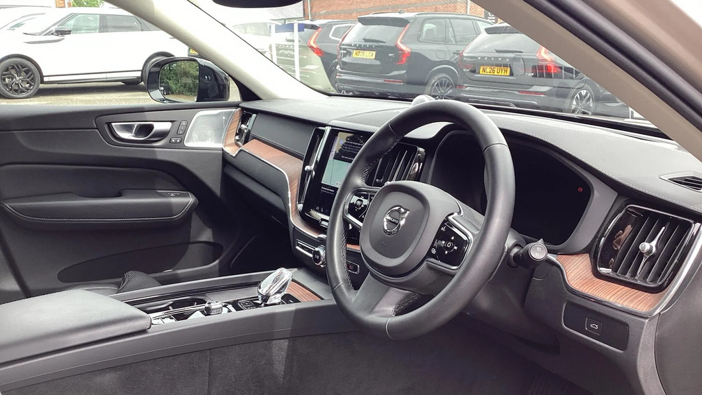 Volvo XC60 Ultimate Dark B5 250 Hp  #4
