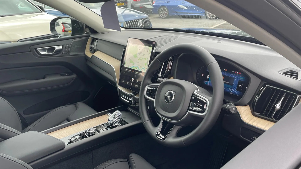 Volvo XC60 2.0 B5 Mhev Plus Awd Euro 6 Ss ND26LGK #4