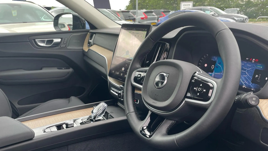 Volvo XC60 Xc60 2.0 B5p Plus Dark Awd Geartronic Black #16