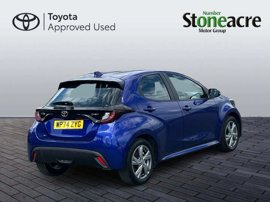 Toyota Yaris 1.5 Hybrid Icon Cvt #3