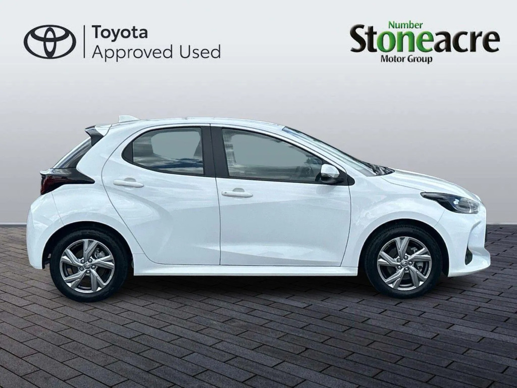 Toyota Yaris 1.5 Hybrid Icon Cvt #2