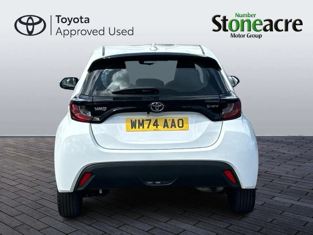 Toyota Yaris 1.5 Hybrid Icon Cvt #4