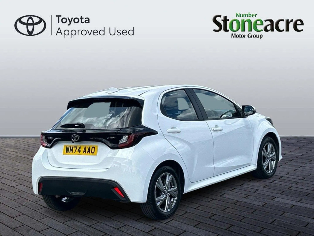 Toyota Yaris 1.5 Hybrid Icon Cvt #3