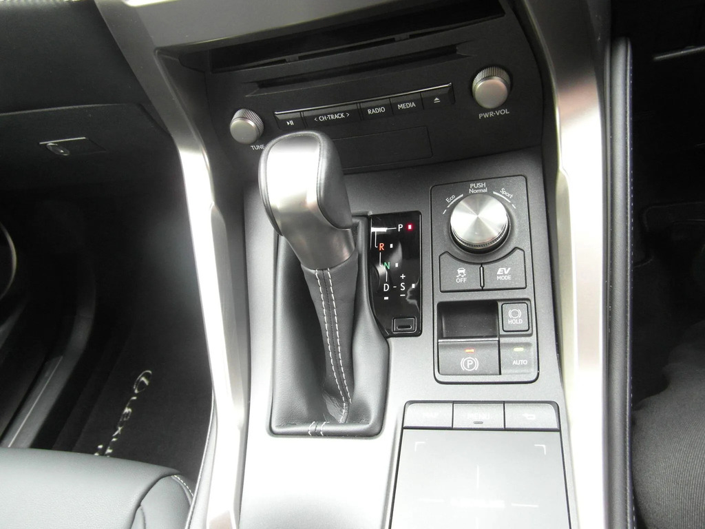Lexus NX 300H 2.5 Cvt Premium Packleather Red #30