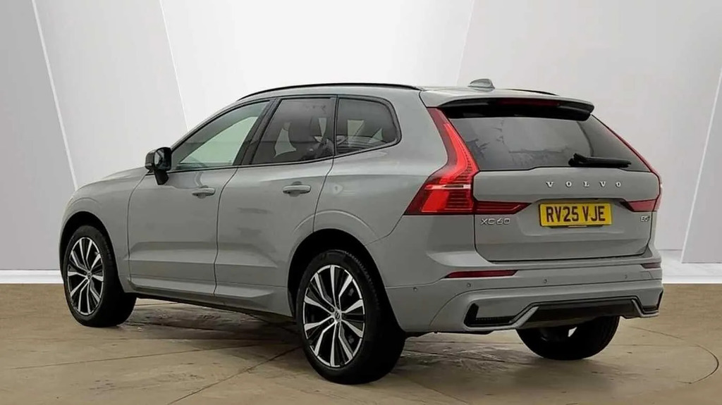 Volvo XC60 Plus Dark B5 250 Hp  #3