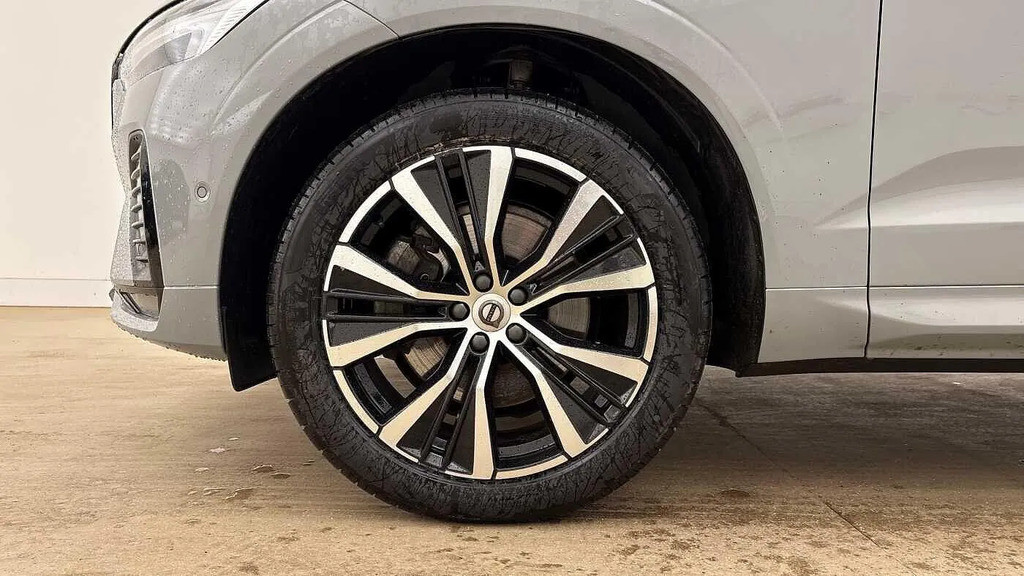 Volvo XC60 Plus Dark B5 250 Hp  #4
