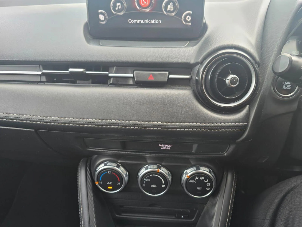 Mazda 2 Silver #22