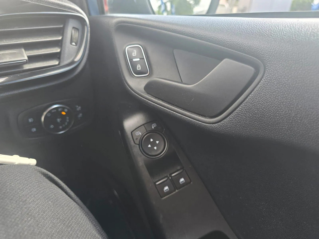 Ford Fiesta Titanium X White #17