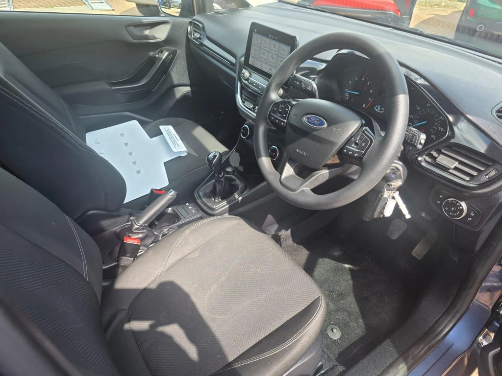 Ford Fiesta Titanium X White #25