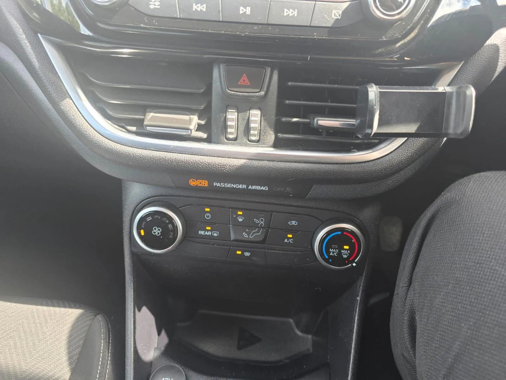 Ford Fiesta Titanium X White #21