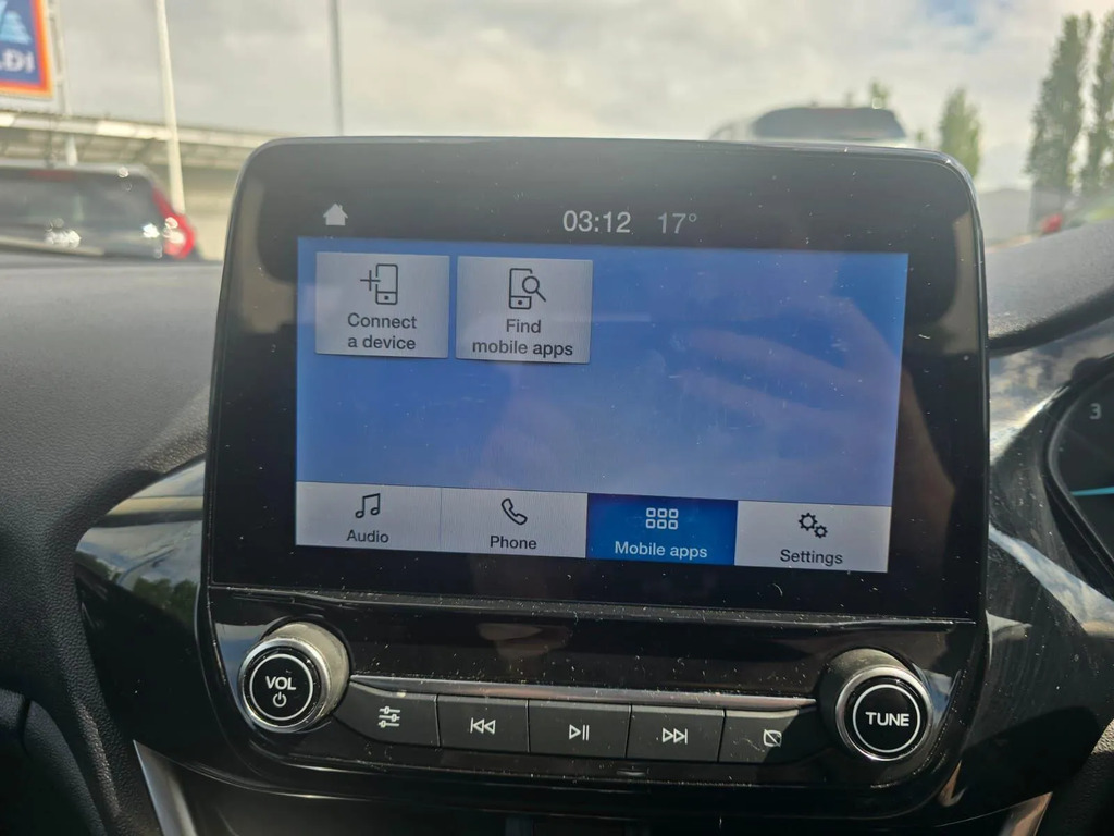 Ford Fiesta Titanium X White #19