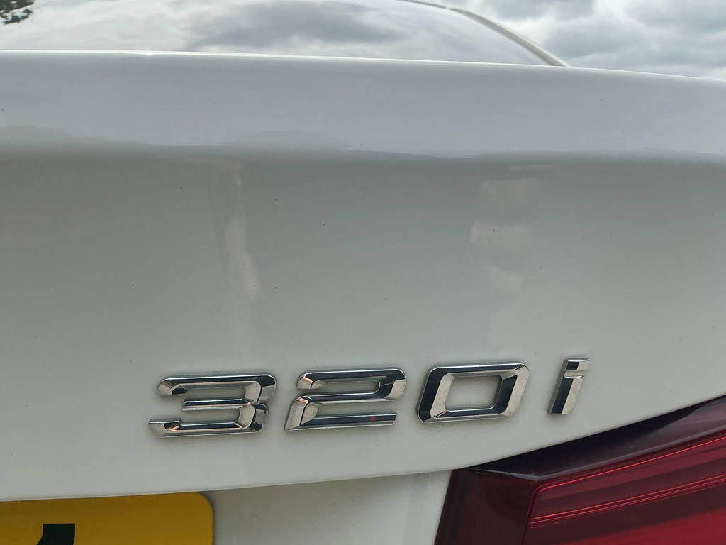 BMW 3 Series 320I Xdrive M Sport Touring U556534 White #28