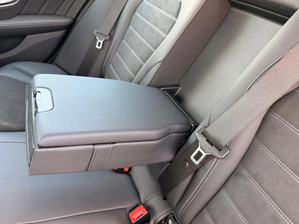 Mercedes-Benz C Class Amg Line Silver #25