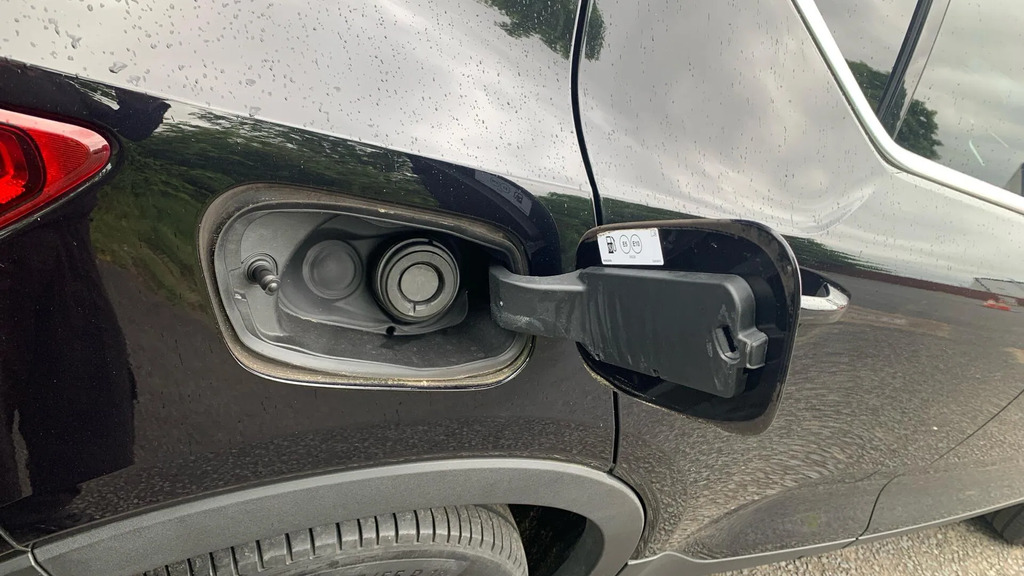 Volvo XC40 R Design Pro White #14