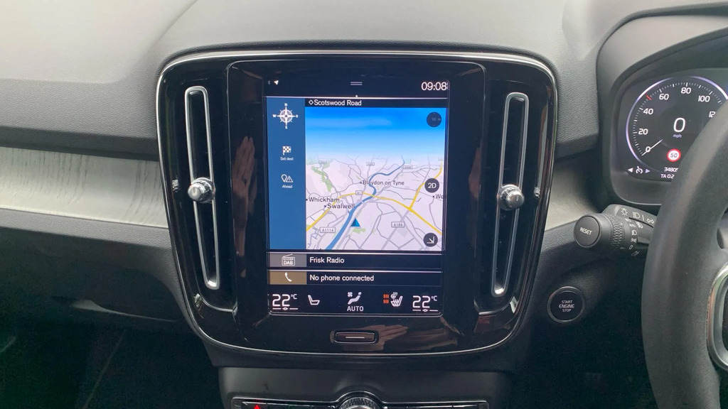 Volvo XC40 R Design Pro White #16
