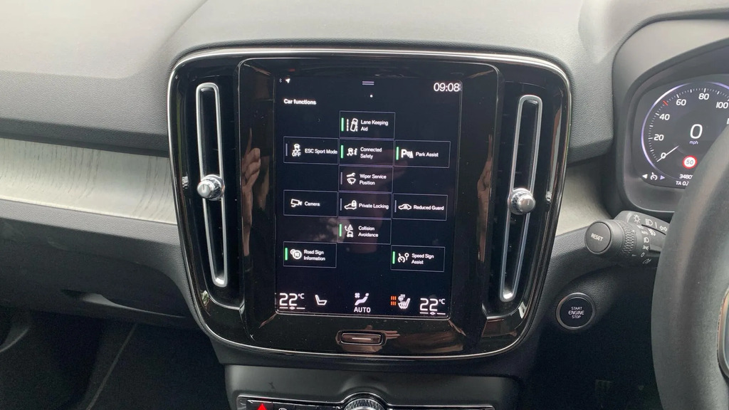 Volvo XC40 R Design Pro White #15
