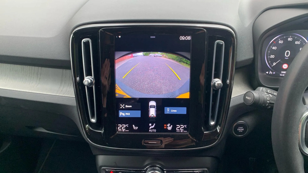 Volvo XC40 R Design Pro White #17