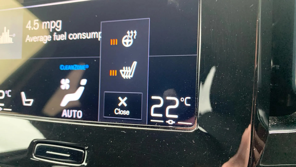 Volvo XC40 R Design Pro White #23