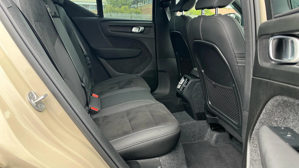 Volvo XC40 2.0 B4p Plus Dark  #6