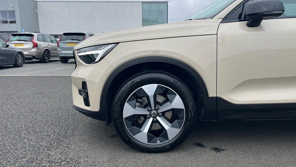 Volvo XC40 2.0 B4p Plus Dark Grey #15
