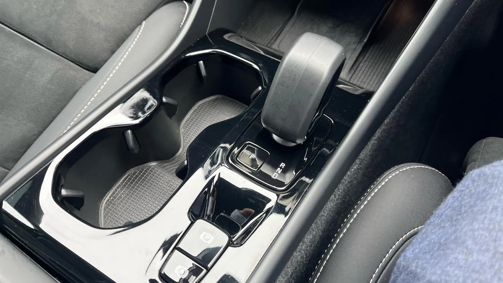 Volvo XC40 2.0 B4p Plus Dark Grey #26