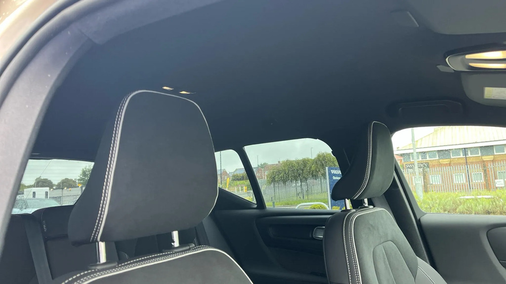 Volvo XC40 2.0 B4p Plus Dark Grey #31