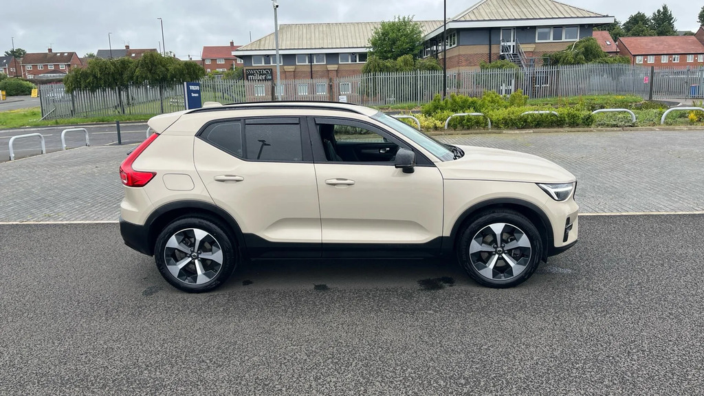 Volvo XC40 2.0 B4p Plus Dark Grey #39