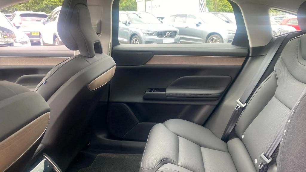 Volvo ES90 Single Motor Extended Range 92Kwh Plus Saloon YM75WML #6