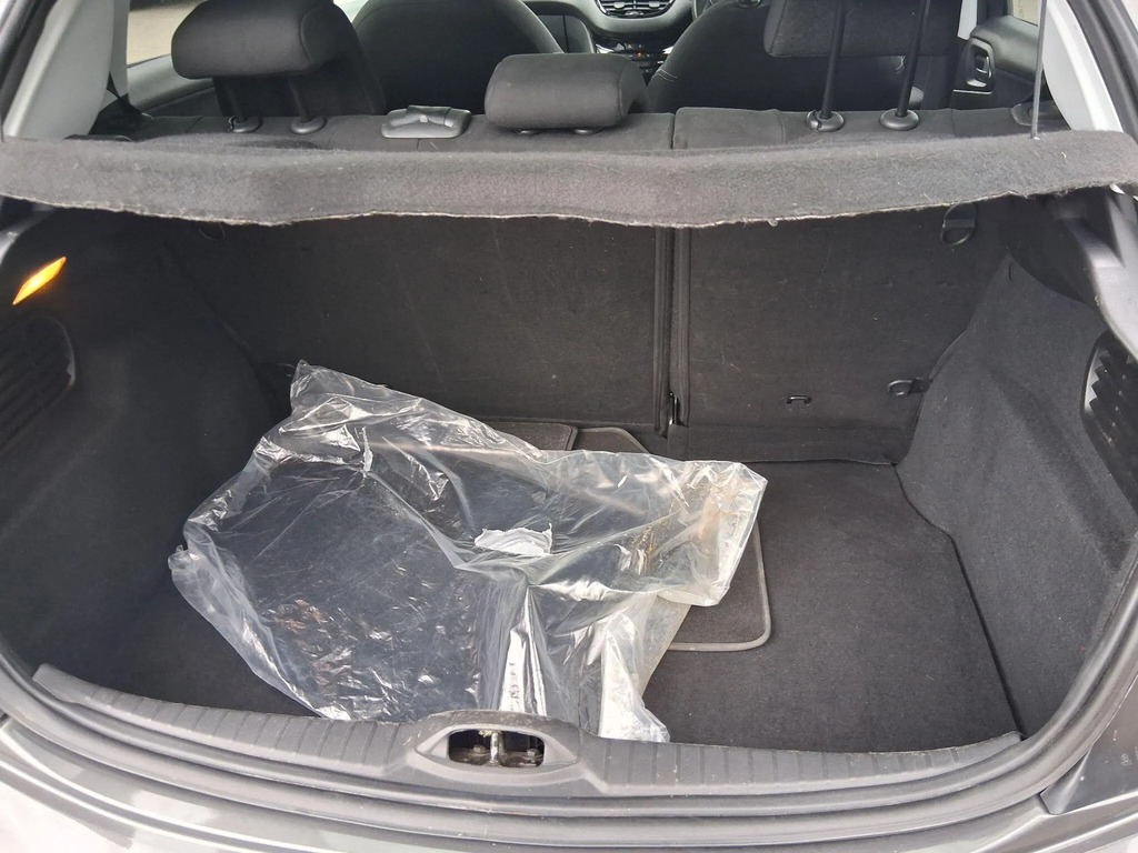 Peugeot 208 Tech Edition White #10