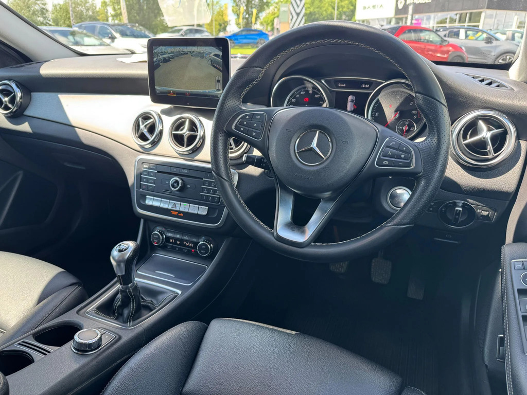 Mercedes-Benz GLA Class Gla 200 Se Executive D White #15