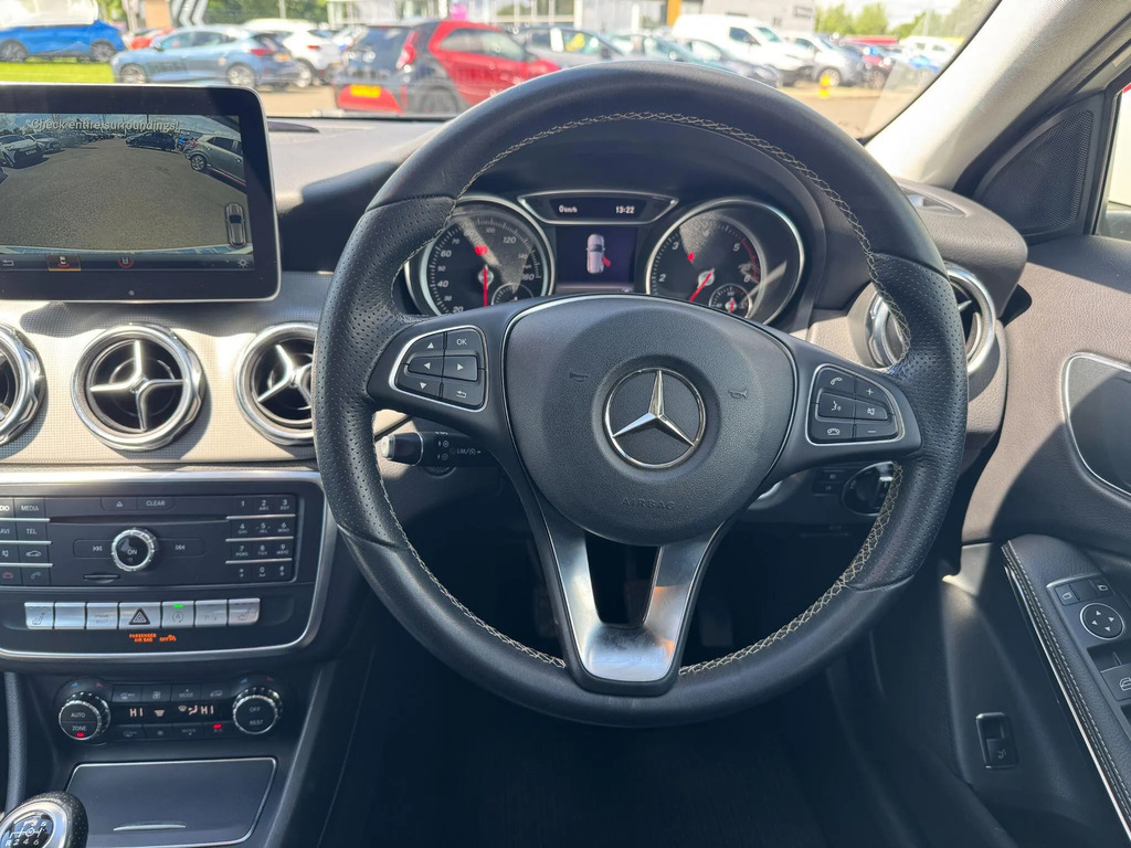 Mercedes-Benz GLA Class Gla 200 Se Executive D White #16