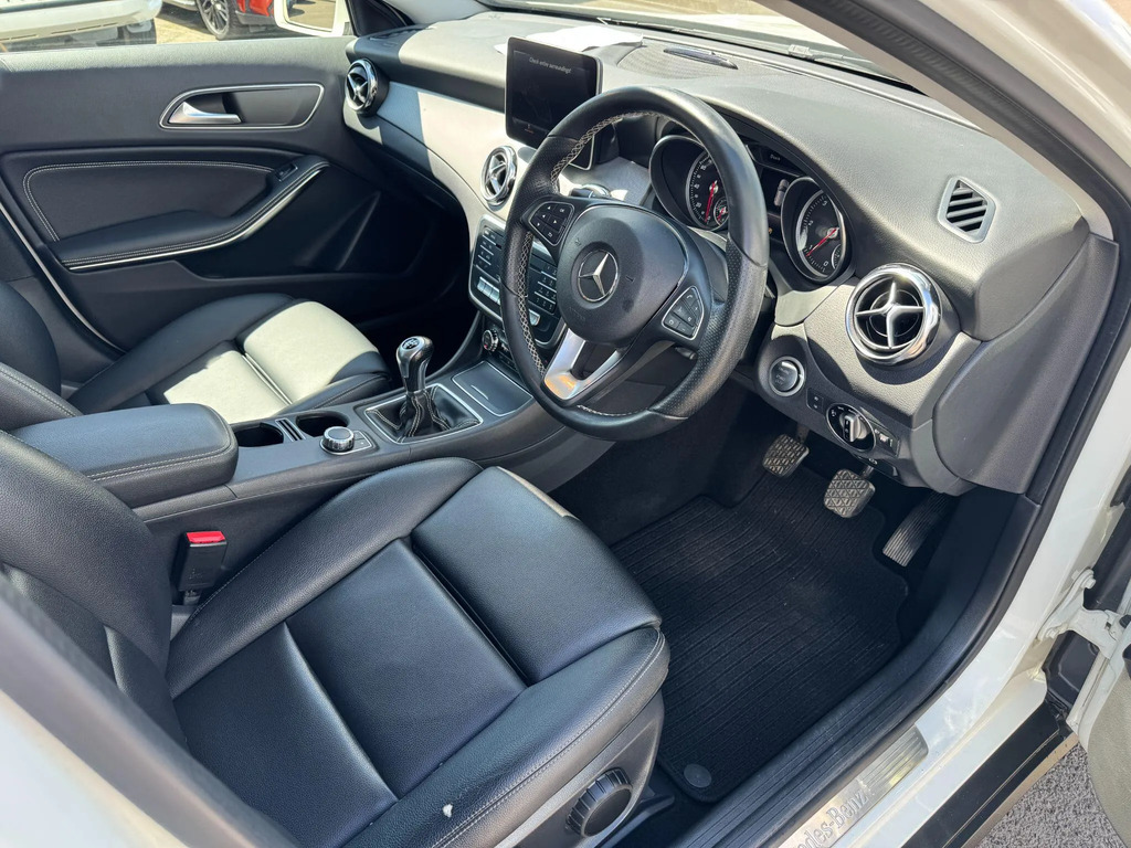 Mercedes-Benz GLA Class Gla 200 Se Executive D White #11